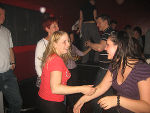Eva und Rebecca in der Disco 