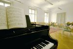 Seminarraum mit Klavier © Schreiner Seminarraum mit Klavier © Schreiner