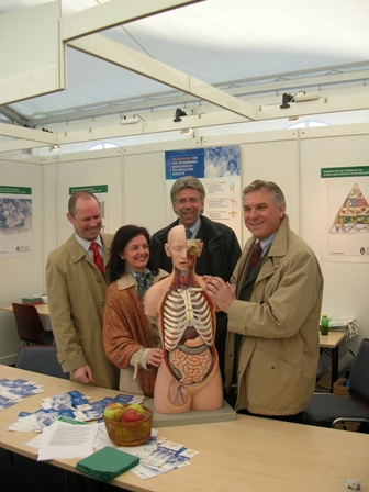Herr Landesrat Mag. Wolfgang Erlitz mit Hrn. Ernst Hecke von der Kages und Frau Kaltenegger Michaela von der MTA - Akademie und Hrn. Hofrat  Dr.  Dietmar Müller, Leiter der Fachabteilung 8 A 