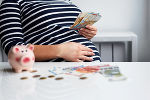 Wie hoch ist mein Kinderbetreuungsgeld? © Shutterstock Wie hoch ist mein Kinderbetreuungsgeld? © Shutterstock