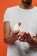 Naturseifen und Naturkosmetik © Pexels_Cottonbro Naturseifen und Naturkosmetik