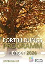 Herbstliche Landschaft mit Bäumen in warmen Farben. Titel: 'Fortbildungsprogramm Herbst 2026'.