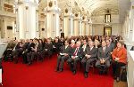 Zu den zahlreichen Gästen beim Festakt in der Alten Aula zählten u.a. Staatssekretär László Szőke (neben LH Voves in linken ersten Reihe), Landeshauptmann Mag. Franz Voves, Landeshauptmann-Stv. Hermann Schützenhöfer, die Vize-Landtagspräsidentinnen Walburga Beutl und Barbara Gross, Landesrat Mag. Helmut Hirt, Altlandeshauptmann Dr. Josef Krainer und Honorarkonsul Mag. Rudi Roth. Fotos: Fachabteilung 1E