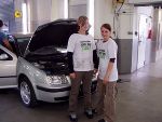 Die Mädchen der HS Judenburg bei der Firma AUTOfairtrieb Autohaus Neubauer