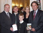 Landesrat Johann Seitinger, Kammerpräsident Ing. Christian Mandl mit Enkerl, Ing. Angelika Ertl, und Landeshauptmann Mag. Franz Voves Landesrat Johann Seitinger, Kammerpräsident Ing. Christian Mandl mit Enkerl, Ing. Angelika Ertl, und Landeshauptmann Mag. Franz Voves