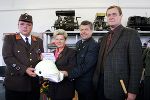 Bildtext (von links): Feuerwehrkommandant Robert Geyer, Landeshauptmann Waltraud Klasnic, Bür-germeister Rudolf Pollhammer und Landtagsabgeordneter Odo Wöhry.Foto: Gerhard Dusek, Abdruck bei Quellenangabe honorarfrei. Bildtext (von links): Feuerwehrkommandant Robert Geyer, Landeshauptmann Waltraud Klasnic, Bür-germeister Rudolf Pollhammer und Landtagsabgeordneter Odo Wöhry.Foto: Gerhard Dusek, Abdruck bei Quellenangabe honorarfrei.