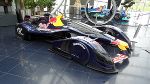 Das Red Bull auch schnelle Autos bauen kann wurde mit dem Formel 1 Weltmeistertitel bereits bewiesen. Dieser Renner schafft 450 km/h und benötigt nur 2,8 s von 0 auf 200 km/h bei einer Motorleistung von 1500 PS.