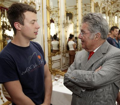 Bundespräsident Heinz Fischer mit Lehrling der Landesberufsschule Arnfels © Dragan Tatic/HBF Bundespräsident Heinz Fischer mit Lehrling der Landesberufsschule Arnfels © Dragan Tatic/HBF