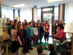 Musikalisch umrahmt wurde die Eröffnung der Wanderausstellung vom Chor der Volksschule Fohnsdorf. © Gemeinde- und ÖGB Bücherei Fohnsdorf Musikalisch umrahmt wurde die Eröffnung der Wanderausstellung vom Chor der Volksschule Fohnsdorf. © Gemeinde- und ÖGB Bücherei Fohnsdorf