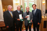 LH-Vize Hermann Schützenhöfer, Karl Harnoncourt, Günter Brus und LH Franz Voves (v. l.) © steiermark.at/Frankl LH-Vize Hermann Schützenhöfer, Karl Harnoncourt, Günter Brus und LH Franz Voves (v. l.)