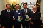 Landeshauptmann Voves (2.v.r.) mit den geehrten Peter Putzgruber, Herbert Rohrer und Friedrich Schalk (v.l.). © steiermark.at (Melbinger); bei Quellenangabe honorarfrei