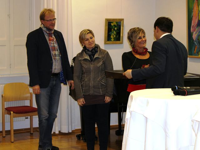 Preisverleihung an Wolfgang Franleitner MAS,  Mag.a Ursula Horvath,  Karin Lang
