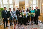 LH Voves, Wilhelm Denifl, Lukas Klapfer, Max Hauke, Miriam Ziegler, Severin Kiefer, Veronika Windisch, Cornelia Hütter, Marion Kreiner und LH-Stv. Schützenhöfer (v.l.) © steiermark.at (Foto Frankl); bei Quellenangabe honorarfrei