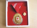 Verdienstmedaille in Gold mit Lorbeerkranz in Silber für die 125. Blutspende 