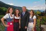 LH-Vize Schützenhöfer und steirische Studentinnen in Alpbach © Fotos: Prantl; bei Quellenangabe honorarfrei LH-Vize Schützenhöfer und steirische Studentinnen in Alpbach