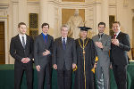 Christoph Heier, Richard Hofmann, BP Heinz Fischer, Rektorin Christa Neuper, Markus Hopfer und Andreas Windisch bei der feierlichen Promotion (v.l.).