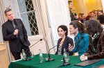 Moderator Alfons Haider, Barbara Schlachter-Delago (FAmOs), Felix Moser und Obfrau Martina Weixler bei der Podiumsdiskussion im Weißen Saal (v.l.).