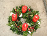 Adventkranzbinden in Gemeinschaft ©      