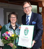 LR Christian Buchmann verlieh das Steirische Landeswappen an Maria Gerstmann © Lido, Guido Lienhardt; bei Quellenangabe honorarfrei