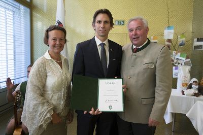 Verleihung der Urkunde © KPH Verleihung der Urkunde © KPH