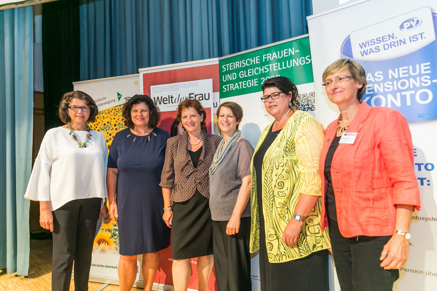 vlnr.: Dr.in Christine Haiden - Moderation,Mag.a Christina Lind - AMS Steiermark, Landesrätin Mag.a Ursula Lackner, Barbara Pachl-Eberhart, LAbg. Helga Ahrer, Lydia Zürn - KFB 