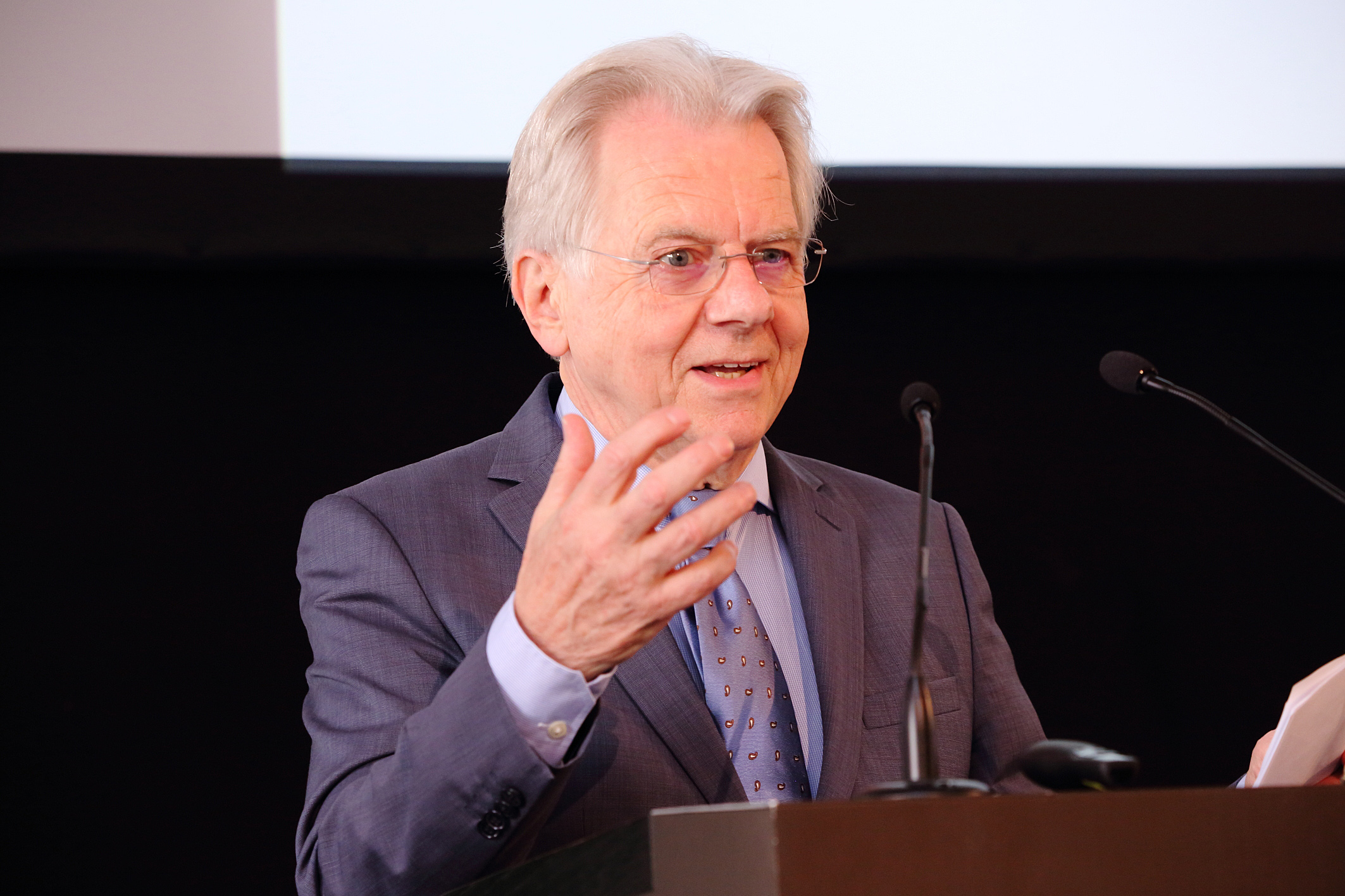 Prof. Dr. Reinhold Popp Prof. Dr. Reinhold Popp