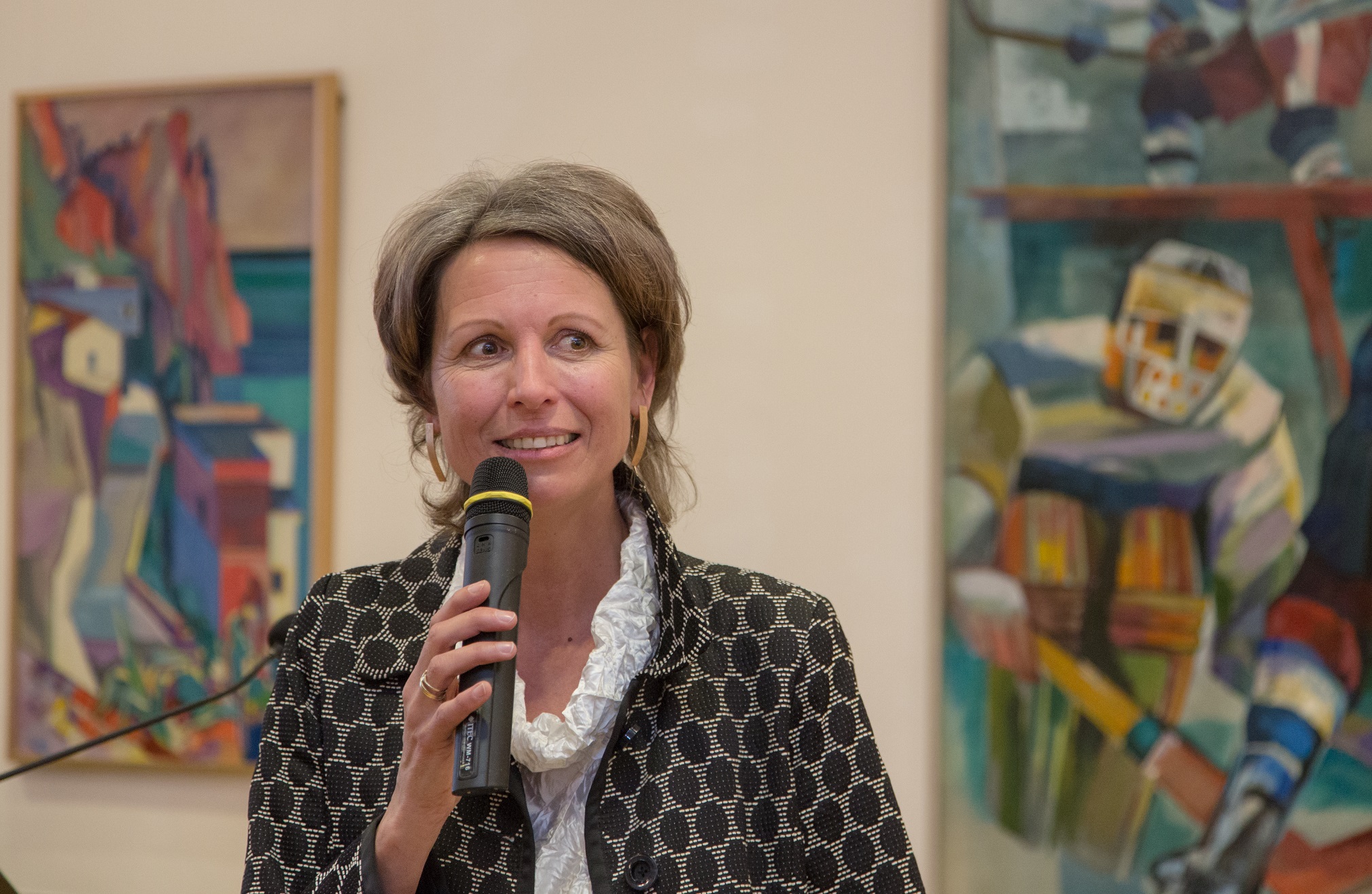 Anna Thaller begrüßt die Anwesenden Anna Thaller begrüßt die Anwesenden