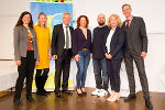 Dr.in Karin Dullnig (ecoversum), Ing.in Daniela List (ecoversum), LR Anton Lang, LAbg. Cornelia Schweiner, Ali Mahlodji (Chief Storyteller & Chief Visionary), Mag.a Andrea Gössinger-Wieser (Klimaschutzkoordinatorin), Oliver Zeisberger, MA (Moderation). © M. Krobath