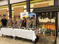 REWE Lehrlinge im San Lucar Obststand REWE Lehrlinge im San Lucar Obststand
