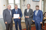 Im feierlichen Rahmen der Aula der Alten Universität in Graz wurde der Berufstitel übergeben. Im feierlichen Rahmen der Aula der Alten Universität in Graz wurde der Berufstitel übergeben.