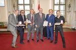 Goldene Ehrenzeichen für Verdienste um die Republik an die Opus-Mitglieder überreicht © LandSteiermark/Fischer; bei Quellenangabe honorarfrei