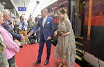 LH Hermann Schützenhöfer und Gattin Marianne empfangen das königliche Paar auf dem Grazer Hauptbahnhof. LH Hermann Schützenhöfer und Gattin Marianne empfangen das königliche Paar auf dem Grazer Hauptbahnhof.