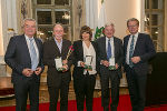 Bildbeschreibung: Ehrenzeichen-Verleihung in der Aula der Alten Universität in Graz.