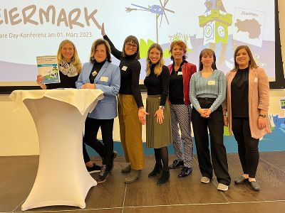 vlnr.: Marion Innerhofer-Eibel, Astrid Lierzer, Simone Schmidbauer, Barbara Siegl, Susanne Lucchesi Palli, Alina Steiner und Lisa Walter 