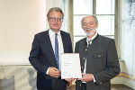 LH Christopher Drexler gratuliert dem neuen Regierungsrat Alois Kieninger. LH Christopher Drexler gratuliert dem neuen Regierungsrat Alois Kieninger.