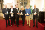 Johannes Chum, Peter Pakesch, LH Christopher Drexler, Almuthe Christine Hauer, Franz Dampfhofer und Gerd Kühr (v.l.) bei der Überreichung des Ehrenzeichens des Landes Steiermark für Wissenschaft, Forschung und Kunst. Johannes Chum, Peter Pakesch, LH Christopher Drexler, Almuthe Christine Hauer, Franz Dampfhofer und Gerd Kühr (v.l.) bei der Überreichung des Ehrenzeichens des Landes Steiermark für Wissenschaft, Forschung und Kunst.