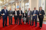 Große Goldene Ehrenzeichen des Landes Steiermark an Helmut Marko und Hellmut Samonigg überreicht © Foto: Foto Frankl; bei Quellenangabe honorarfrei