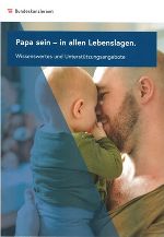 Ein Man mit Baby im Arm, Gesicht an Gesicht