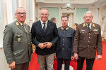 Neujahrsempfang der Steiermärkischen Landesregierung: LH Mario Kunasek (2.v.l.) mit Militärkommandant Heinz Zöllner, Landespolizeidirektor Gerald Ortner und Landesfeuerwehrkommandant Reinhard Leichtfried Neujahrsempfang der Steiermärkischen Landesregierung: LH Mario Kunasek (2.v.l.) mit Militärkommandant Heinz Zöllner, Landespolizeidirektor Gerald Ortner und Landesfeuerwehrkommandant Reinhard Leichtfried