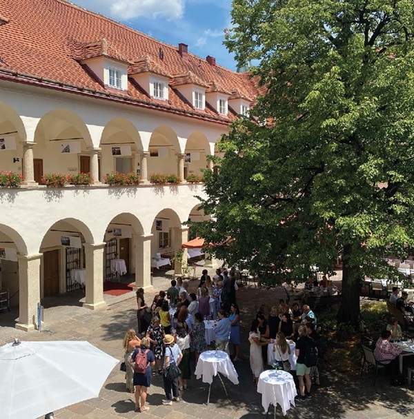 .Schlosshof